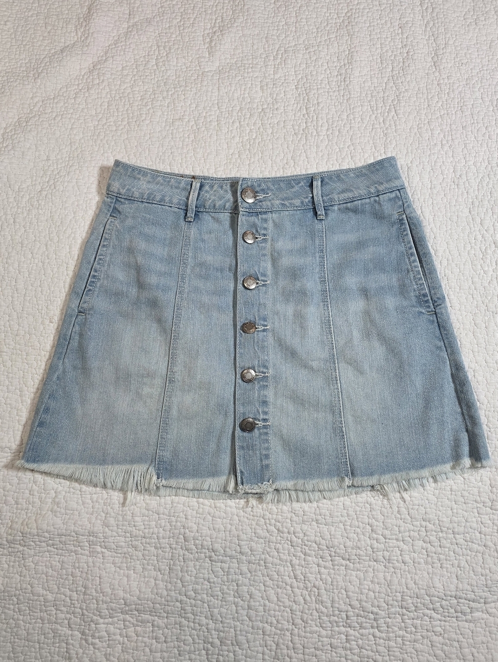 American Eagle Light-Wash Button Front Frayed Hem Stretch Denim Jean Mini Skirt